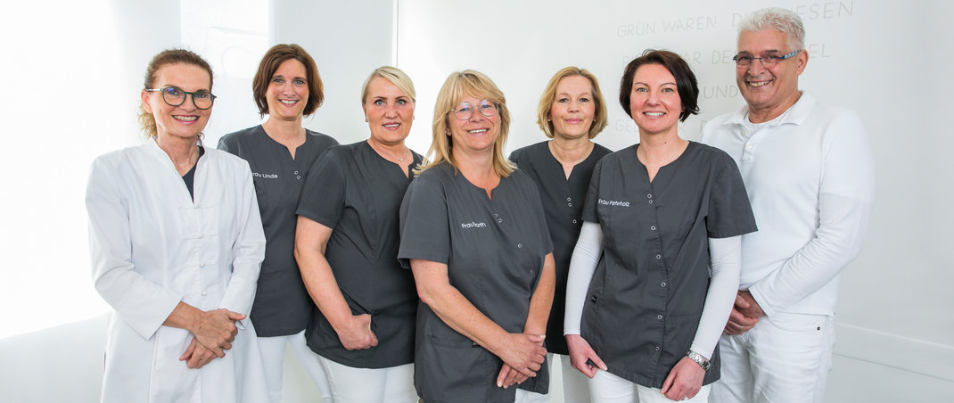 Zahnarztpraxis Zahnärztin in der Praxis Bochum